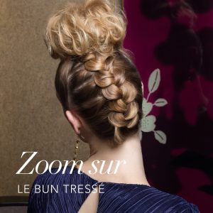 Le bun tressé dégage le visage de façon idéale et revisite le classique chignon de danseuse.